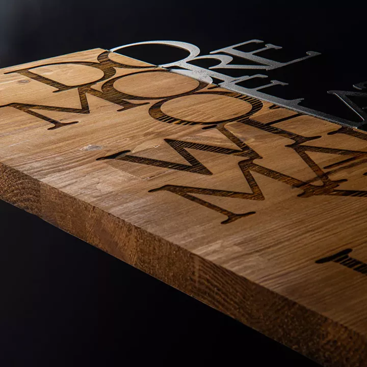 Wall deco Haper pakoworld pine wood in natural color and black metal 42x3x58cm