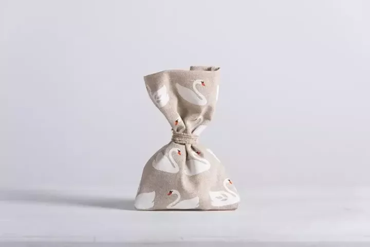 Beauty Home ΠΟΥΓΚΙ ΥΦΑΣΜΑΤΙΝΟ ΜΕ ΣΧΕΔΙΟ ΚΥΚΝΟΥΣ12 x 17 cm