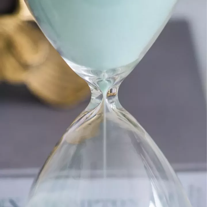 Artekko Hourglass Γυάλινη Διακοσμητική Κλεψύδρα με Γαλάζια Άμμο (9x9x25.5)cm