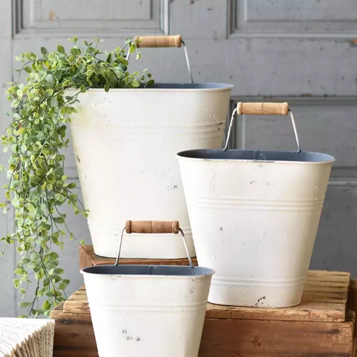 Artekko Planter Μεταλλικά Διακοσμητικά Κουβαδάκια Κασπό σε Λευκή Πατίνα (30x16x37)cm (25x10x30)cm 2pcs