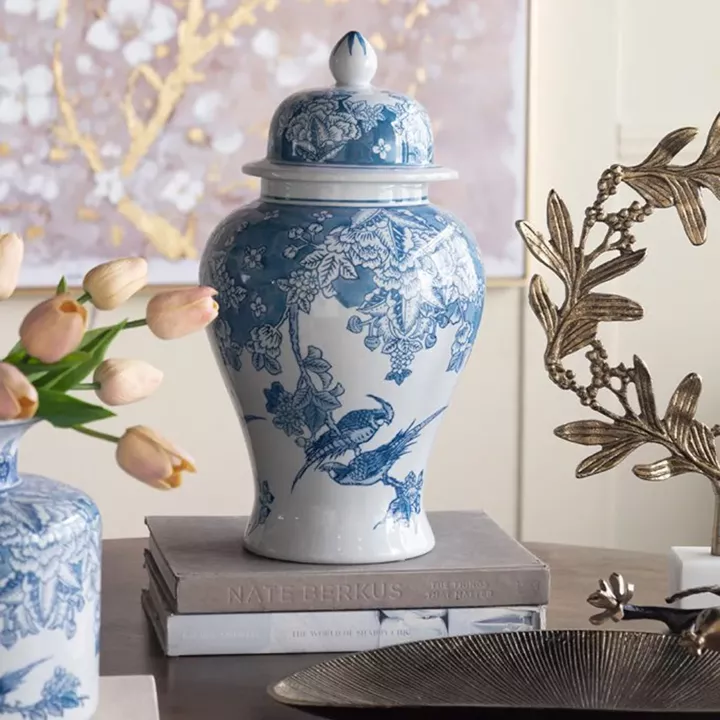Artekko Melania Διακοσμητικό Δοχείο Βάζο με Καπάκι Πορσελάνης σε Άσπρο με Μπλε (17x17x31.5)cm