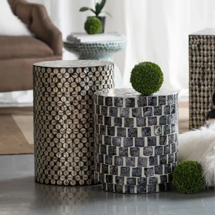 Artekko Ivory Ασπρόμαυρο Βοηθητικό Τραπέζι Σκαμπό από MDF με Κοχύλια Capiz (35x35x50)cm