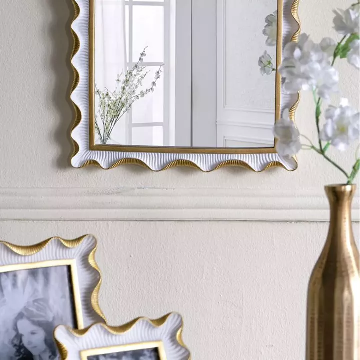 Artekko Frame Λευκός Καθρέπτης Ρητίνης με Χρυσές Λεπτομέρειες (36.2x2.2x40.5)cm