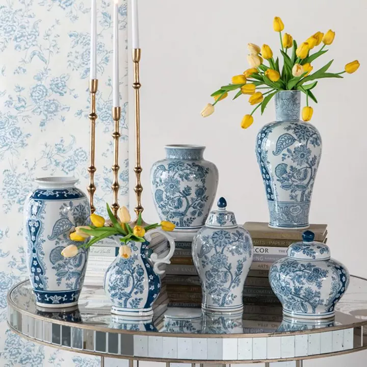 Artekko Melania Διακοσμητικό Βάζο Δοχείο με Καπάκι από Πορσελάνη σε Άσπρο με Μπλε (18x18x32)cm