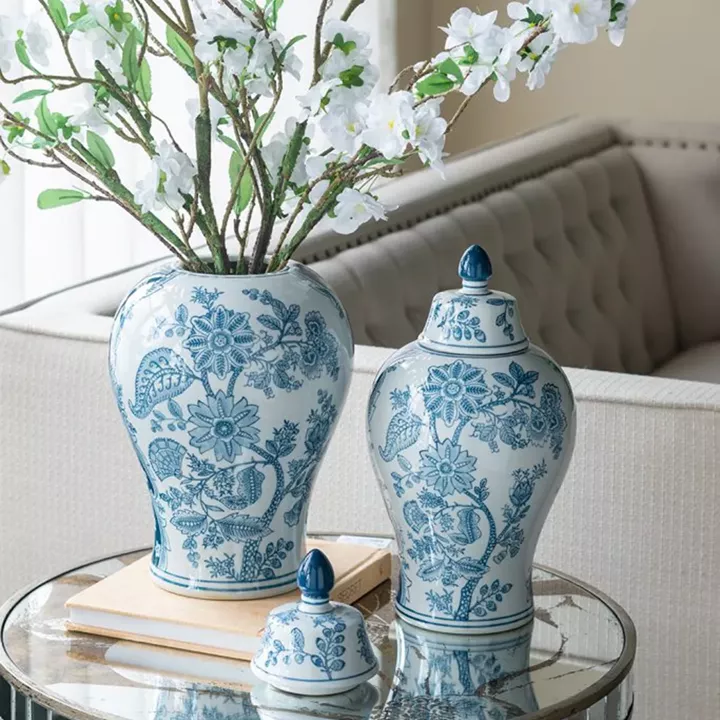 Artekko Melania Διακοσμητικό Βάζο Δοχείο με Καπάκι από Πορσελάνη σε Άσπρο με Μπλε (18x18x32)cm