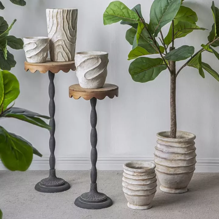 Artekko Solis Καφέ Βοηθητικό Τραπέζι από Ξύλο Ελάτης με Μαύρη Μεταλλική Βάση (26.3x26.3x64.5)cm