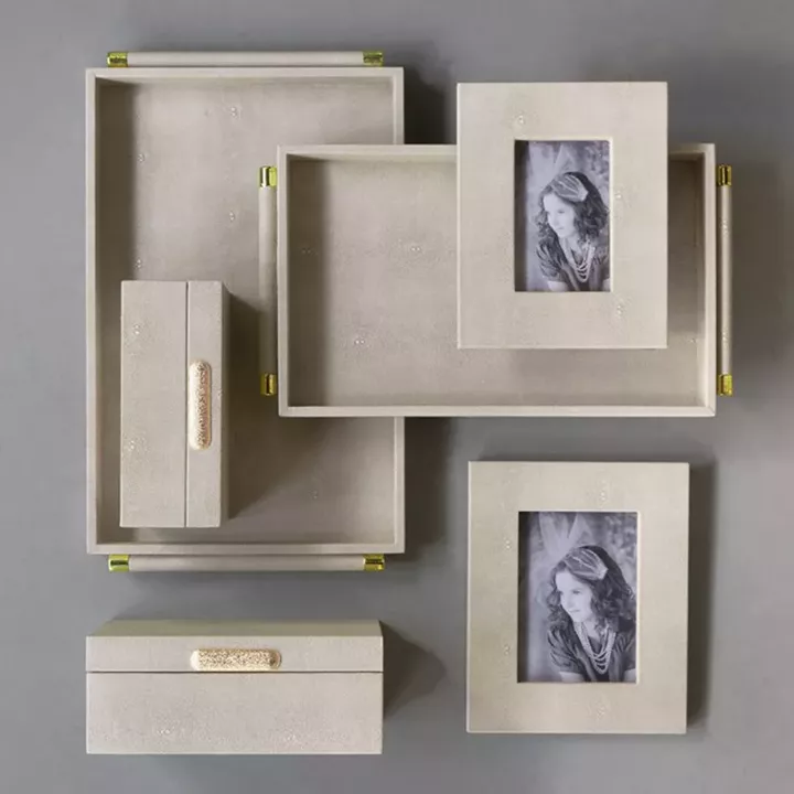 Artekko Lisa Γκρι MDF Διακοσμητικοί Δίσκοι με Τεχνόδερμα (49.53x30.48x3.81)cm (43.18x25.4x3.81)cm 2pcs