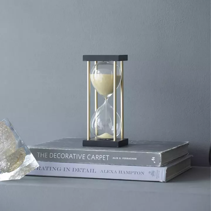 Artekko Hourglass Γυάλινη Διακοσμητική Κλεψύδρα σε Βάση με Μπεζ Άμμο (8.5x8.5x19.5)cm
