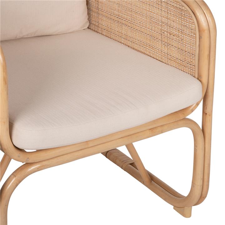 ARMCHAIR WENDY HM9816 RATTAN IN NATURAL POLISHED COLOR-WHITE CUSHIONS 73x72x84Hcm.