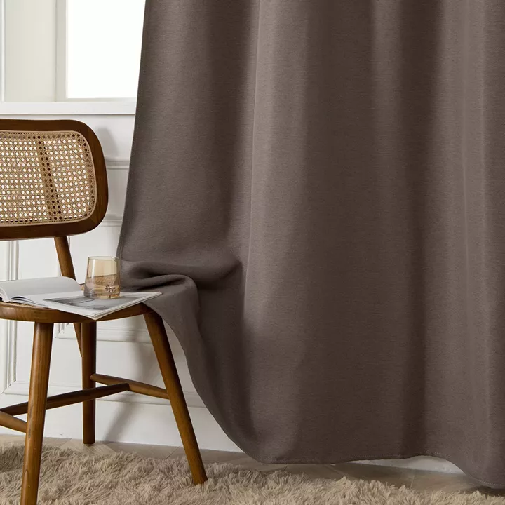 Κουρτίνα Blackout Jacquard σκίασης με 8 μεταλλικούς κρίκους Glare Art 8444 140x270 Μόκα