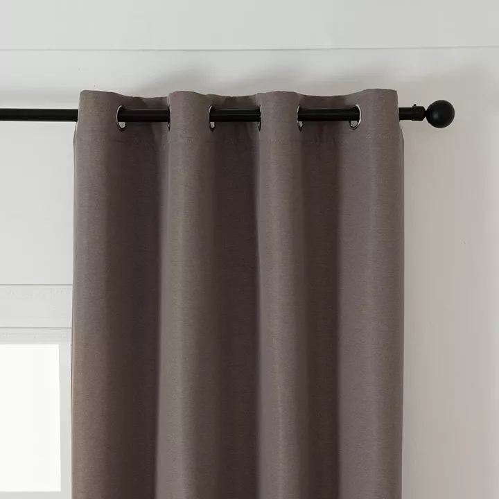 Κουρτίνα Blackout Jacquard σκίασης με 8 μεταλλικούς κρίκους Glare Art 8444 140x270 Μόκα